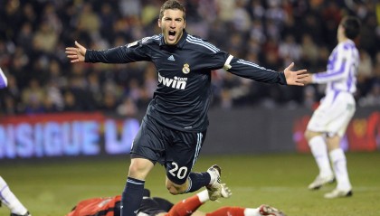 开云体育官方网站-勒沃库森客场惜败，积分暂时稳定，勒沃库森球队