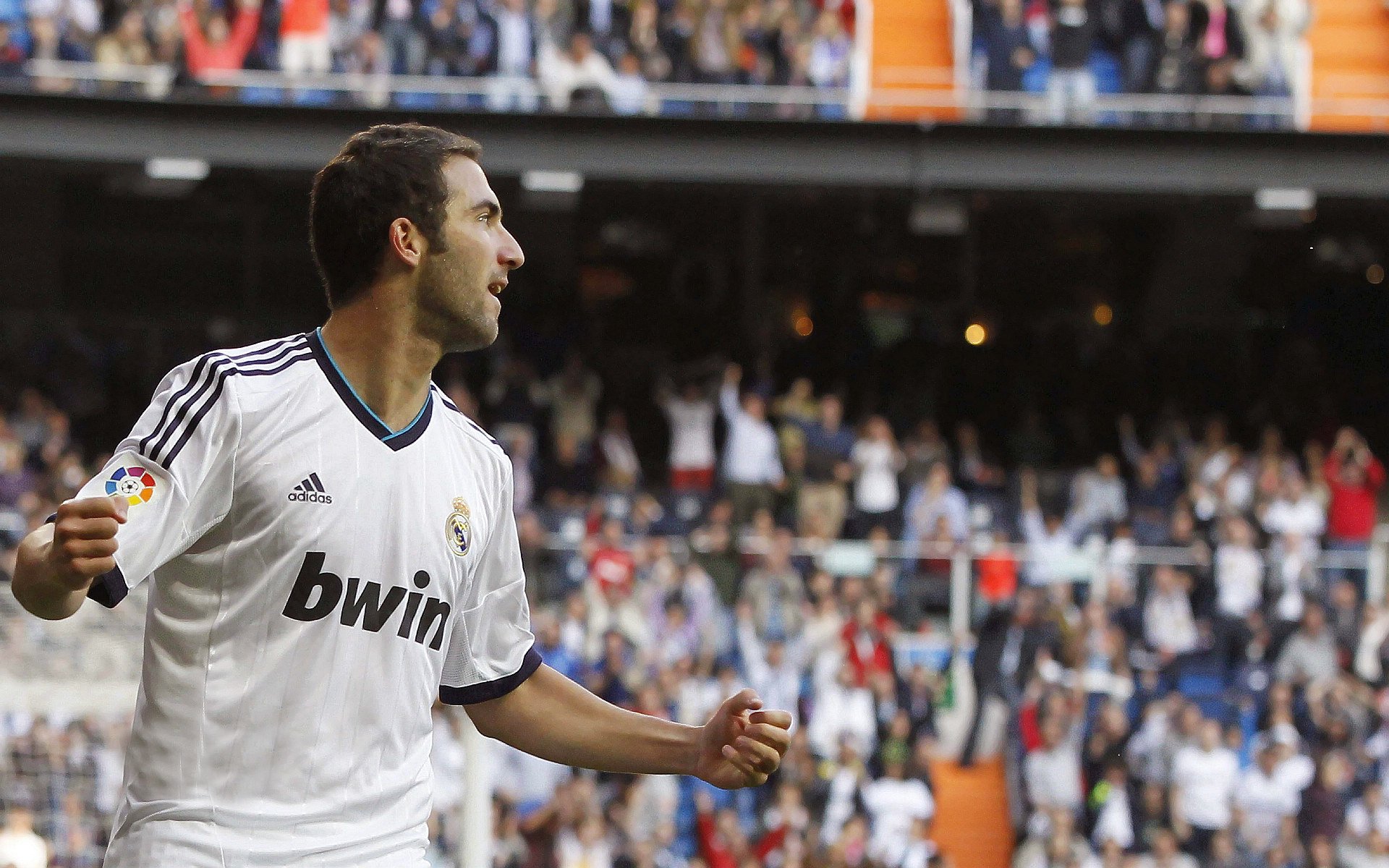 对手在比赛中采取突击战术试图扳回比分，用对手的招式打败对手